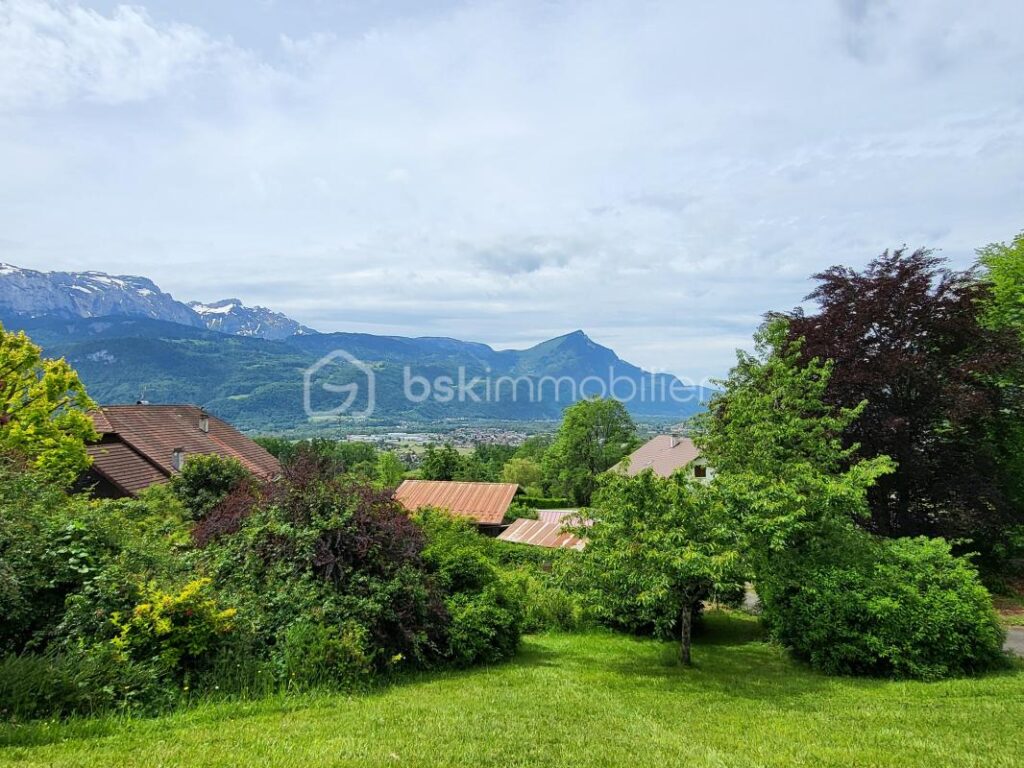 Terrain viabilisé à visiter sans attendre ! – NR pièces – NR chambres – 964 m²