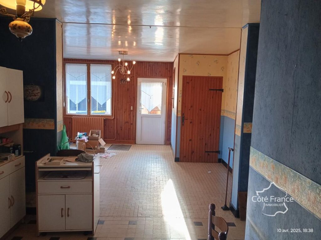 AISNE (02) – GERGNY – Maison de village à rénover – 10 pièces – 6 chambres – 210 m²