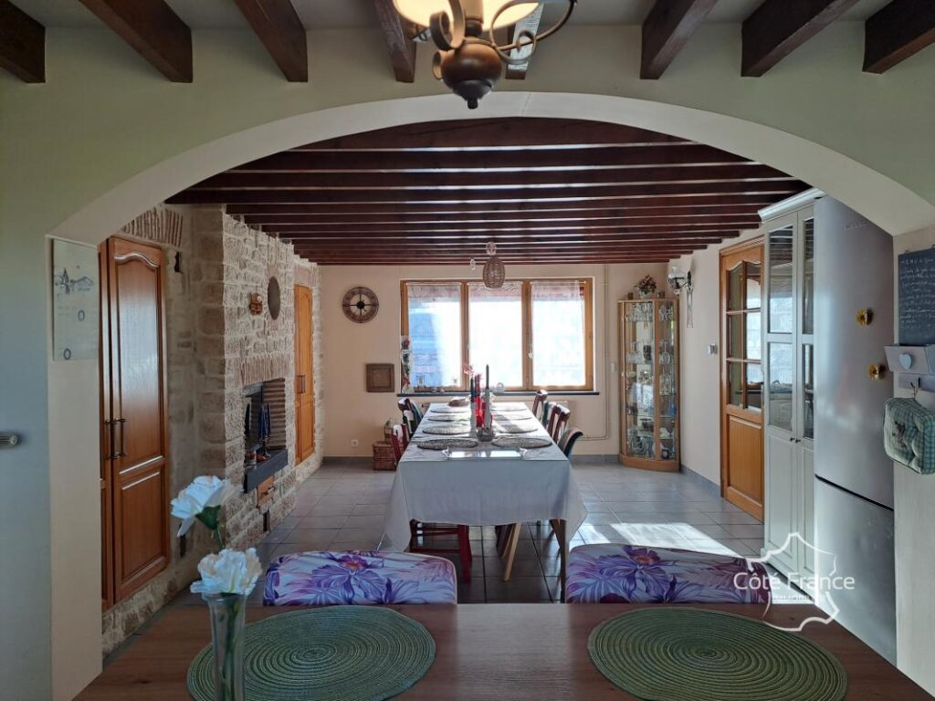 AISNE SAINT GOBERT Belle maison de campagne avec bar privé – 7 pièces – 3 chambres – 186 m²