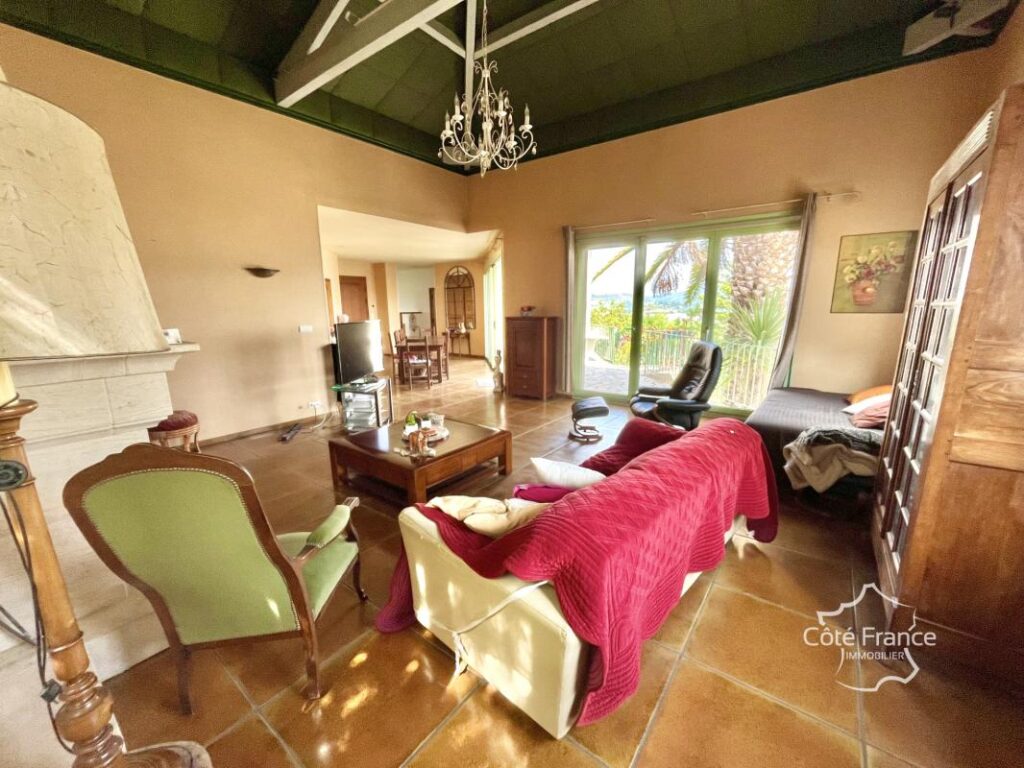 Villa d’exception 5 pièces 145 m2 avec vue panoramique sur – 5 pièces – 4 chambres – 145 m²