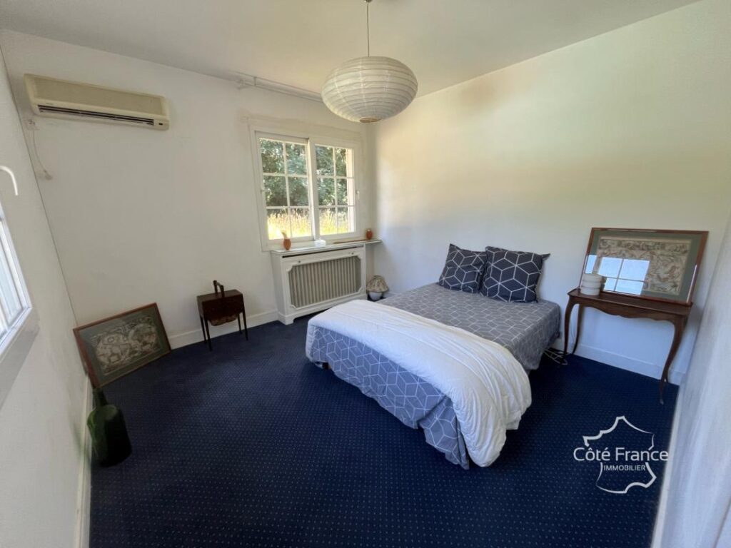 Élégante propriété familiale avec dépendance, terrain, pisci – 8 pièces – 5 chambres – 236 m²