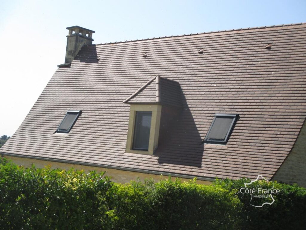 DORDOGNE-SARLAT LA CANEDA: ENSEMBLE IMMOBILIER DE GITES – NR pièces – 15 chambres – 720 m²