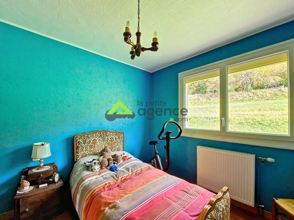 Maison sur sous-sol – BOURGANEUF – 5 pièces – 4 chambres – 125 m²