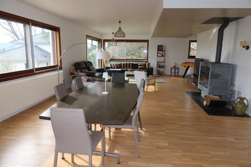 Maison 9 pièce(s) 300 m2 – 9 pièces – 6 chambres – 300 m²