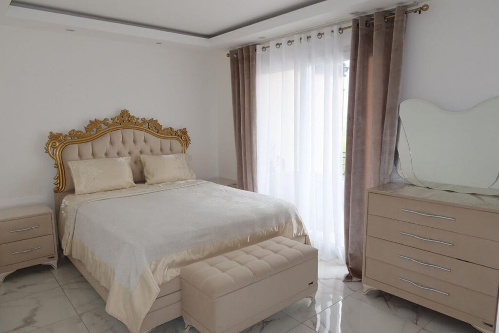 Maison d’architecte Besancon 7 pièce(s) 185 m2 – 7 pièces – 5 chambres – 185 m²