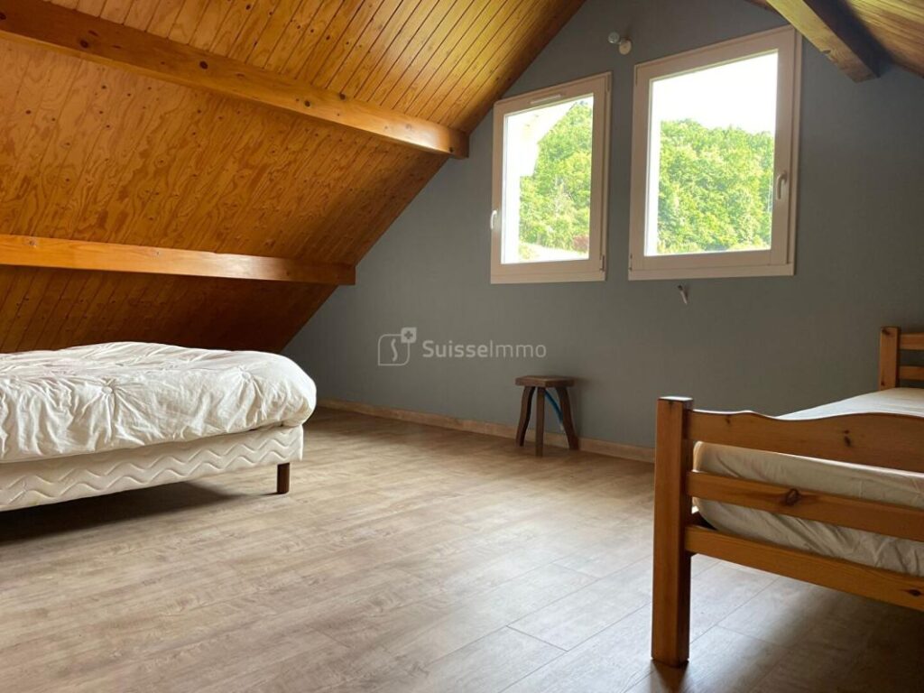 Maison 5 pièce(s) 145.23 m2 sur Terrain de 10 596 m2 – 6 pièces – 3 chambres – 145 m²