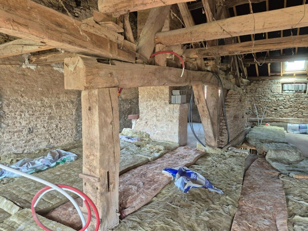 Maison de village secteur Champlitte 5 pièce(s) 150 m2 + maisonnette 80 m2 – 5 pièces – 4 chambres – 230 m²