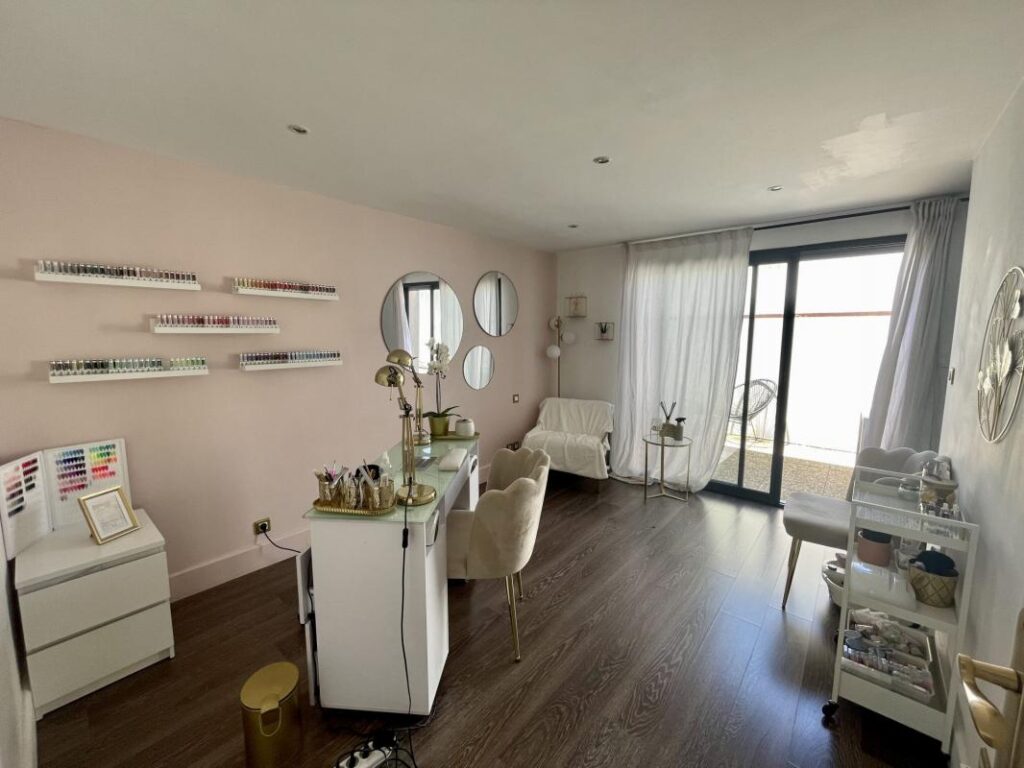 Immeuble de quatres appartements vendus loués – NR pièces – NR chambres – 235 m²