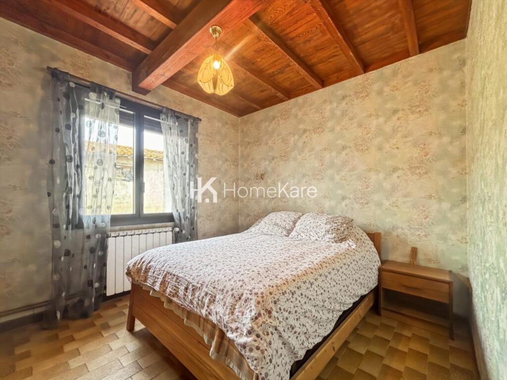 EXCLUSIVITÉ, UNE FERME AVEC DE NOMBREUSES POSSIBILITES – 7 pièces – 5 chambres – 190 m²