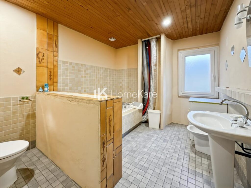 GROS POTENTIEL AVEC VUE SUR LES PYRÉNÉES – 5 pièces – 4 chambres – 170 m²