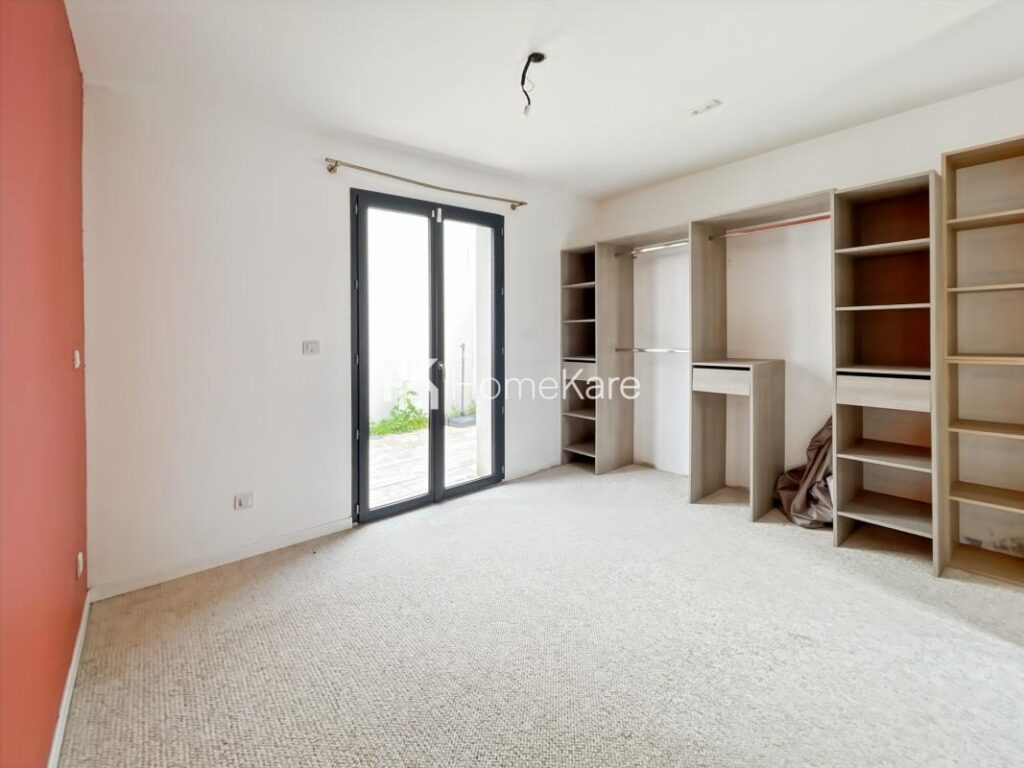 TRANQUILITÉ ASSURÉE ! – 6 pièces – 5 chambres – 130 m²