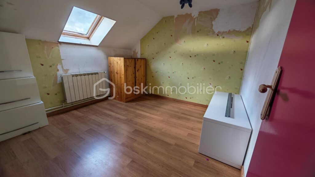 Charmante maison mitoyenne authentique 104 m² habitable environ – 4 pièces – 2 chambres – 112 m²