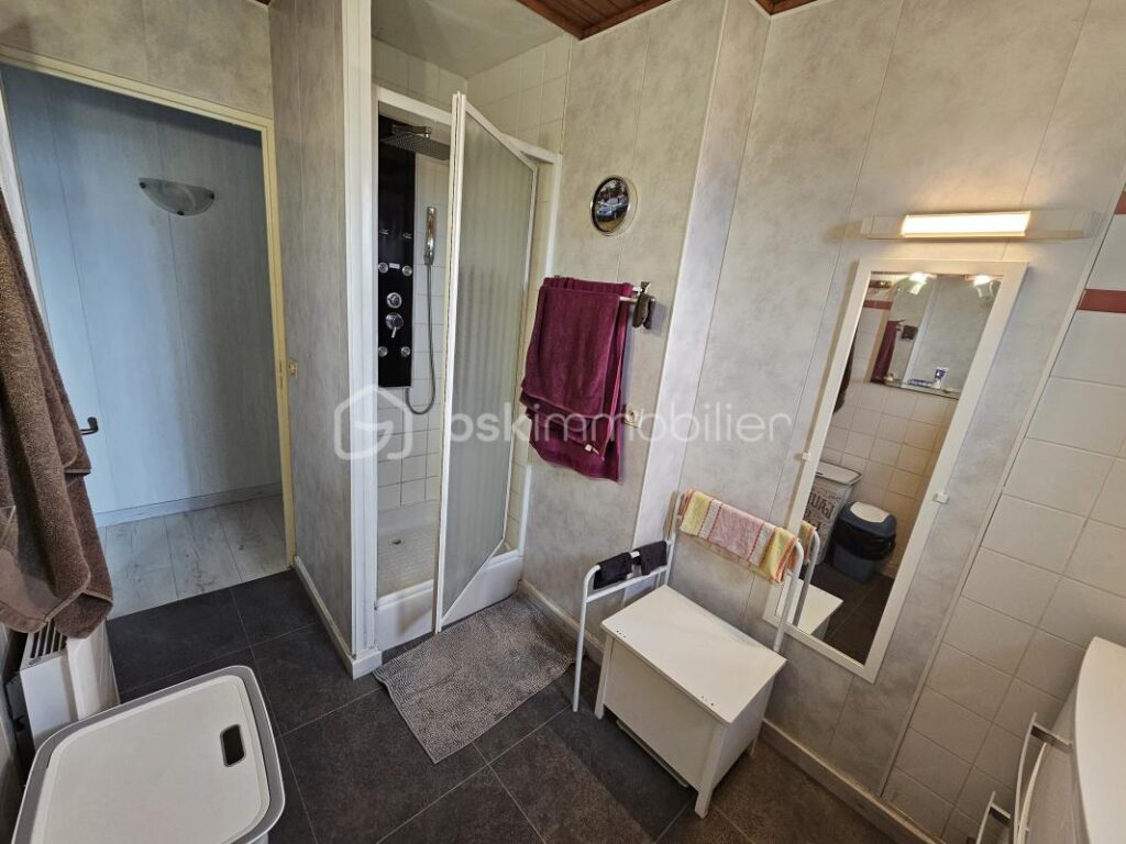 Maison de plain-pied avec de nombreux atouts ! – 5 pièces – 3 chambres – 105 m²