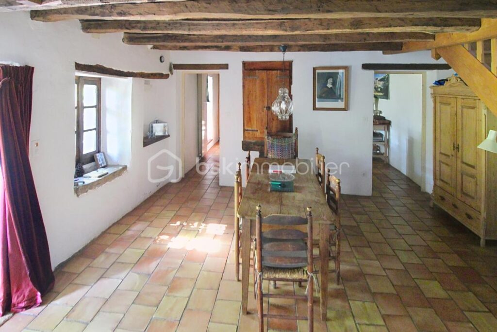 Enorme propriété dans la nature proche des Cévennes – 8 pièces – 5 chambres – 165 m²