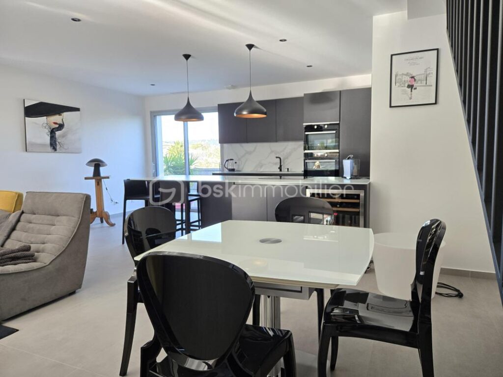 Villa neuve 5 pièces, grand standing, résidentiel, piscine – 5 pièces – 4 chambres – 131 m²