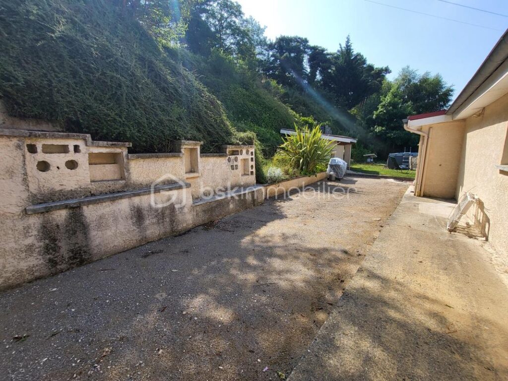 Maison T13 269 m2 – 12 pièces – 6 chambres – 269 m²