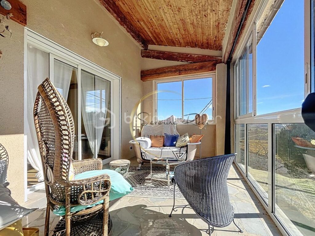 MAISON DE 120 M2 + GITE 90 m2 – 4 pièces – 2 chambres – 120 m²