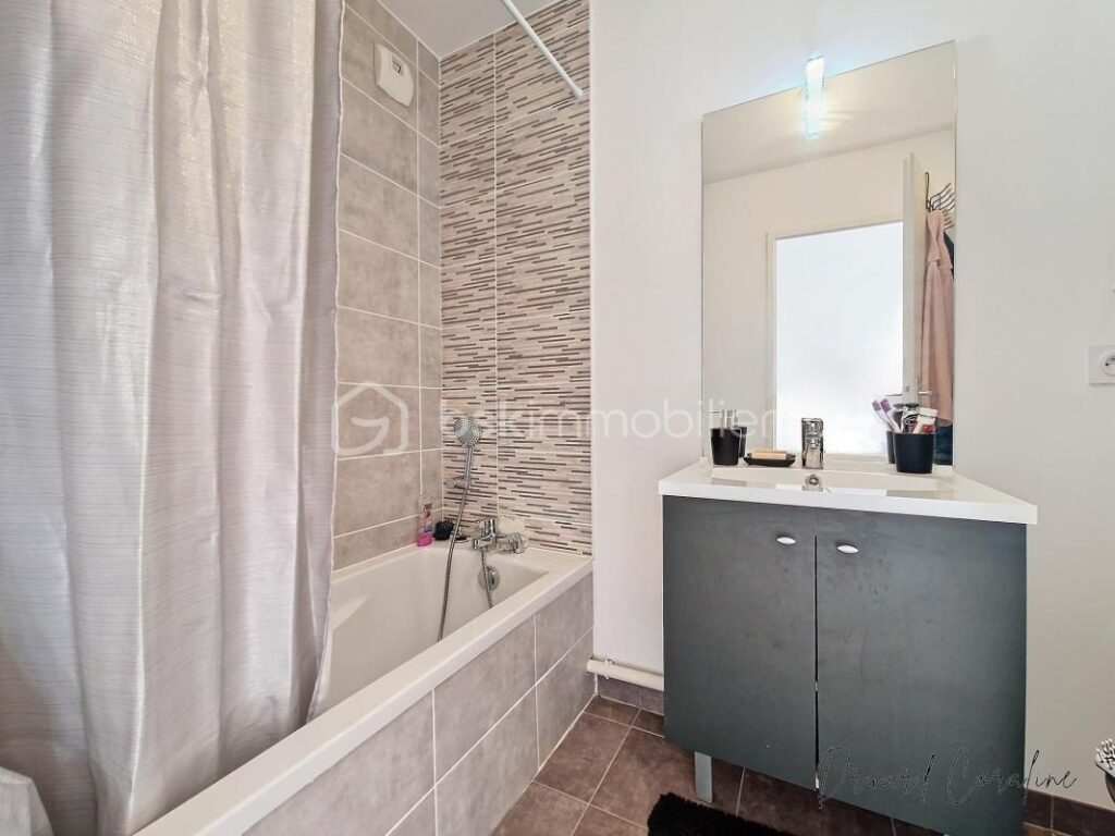 Grand T3 avec double balcon – 3 pièces – 2 chambres – 79 m²