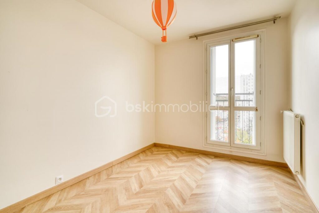 Noisy-le-Sec – Appartement 4 pièces – 77 m² – Balcon – Parking – Aucun travaux – 4 pièces – 3 chambres – 77 m²