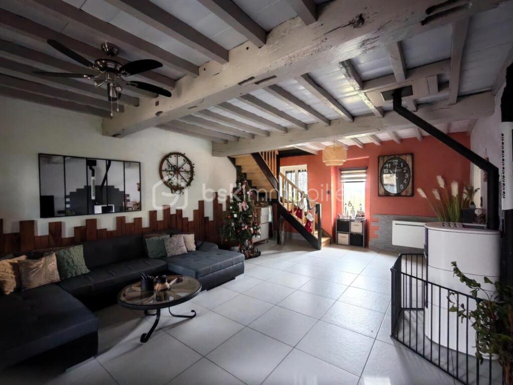 CHARME & AUTHENTICITÉ AU CŒUR DE LA CAMPAGNE BRESSANE – 8 pièces – 4 chambres – 171 m²