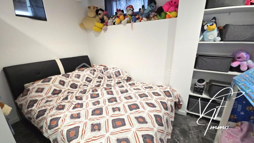 Castellet – Maison divisée en deux logements dans résidence sécurisée avec piscine – 5 pièces – 3 chambres – 92 m²