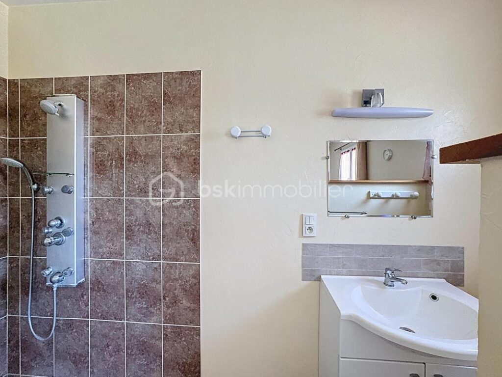 Joli pavillon lumineux – 7 pièces – 5 chambres – 135 m²