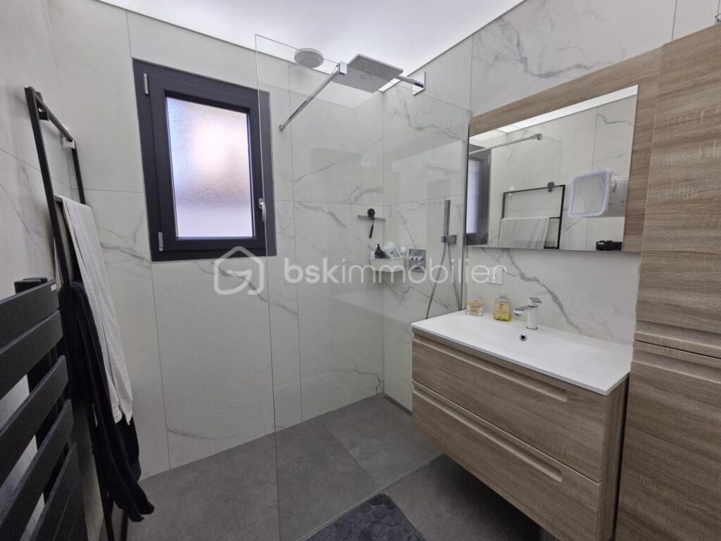 Villa Récente Criel de Moirans 495 000 € – 5 pièces – 4 chambres – 158 m²