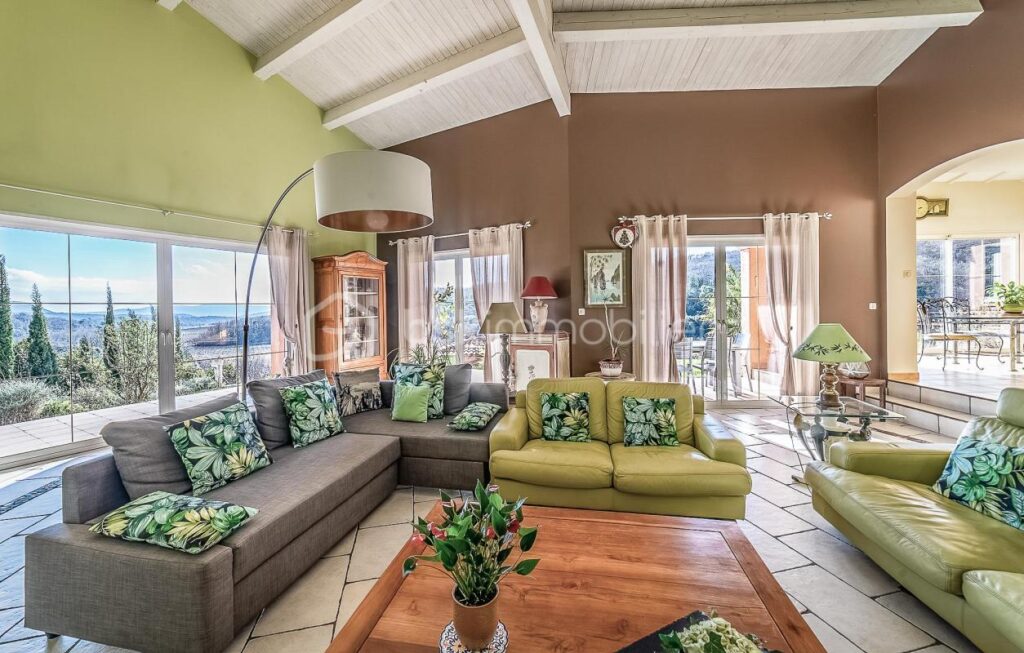 Domaine d’architecte 490 m² – 3 logements indépendants – Piscine à débordement – Vue panoramique – DPE A – Saint-Jean-de-la-Blaquière (34700) – 40 min Montpellier – 16 pièces – 12 chambres – 490 m²