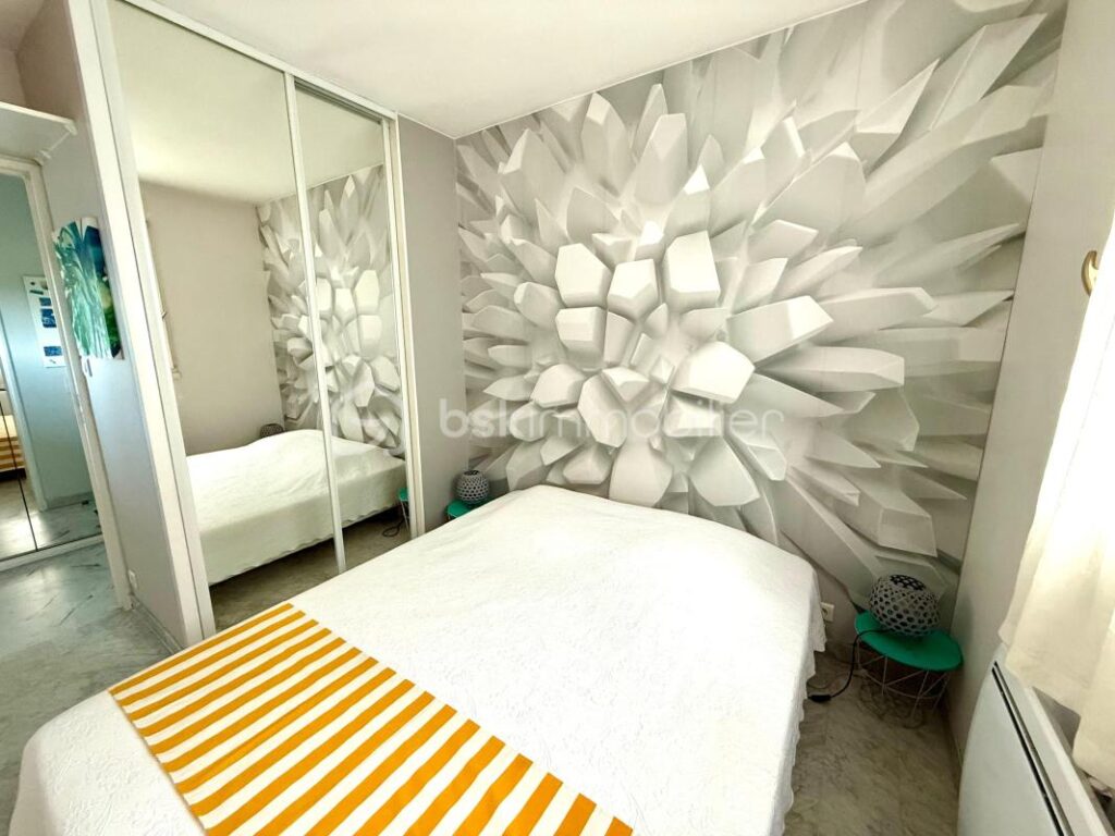 CANNES – VUE MER PANORAMIQUE – APPARTEMENT 3 PIECES – 65M² – TERRASSE 15M² – 30 METRES DE LA PLAGE – GARAGE – 3 pièces – 2 chambres – 65 m²