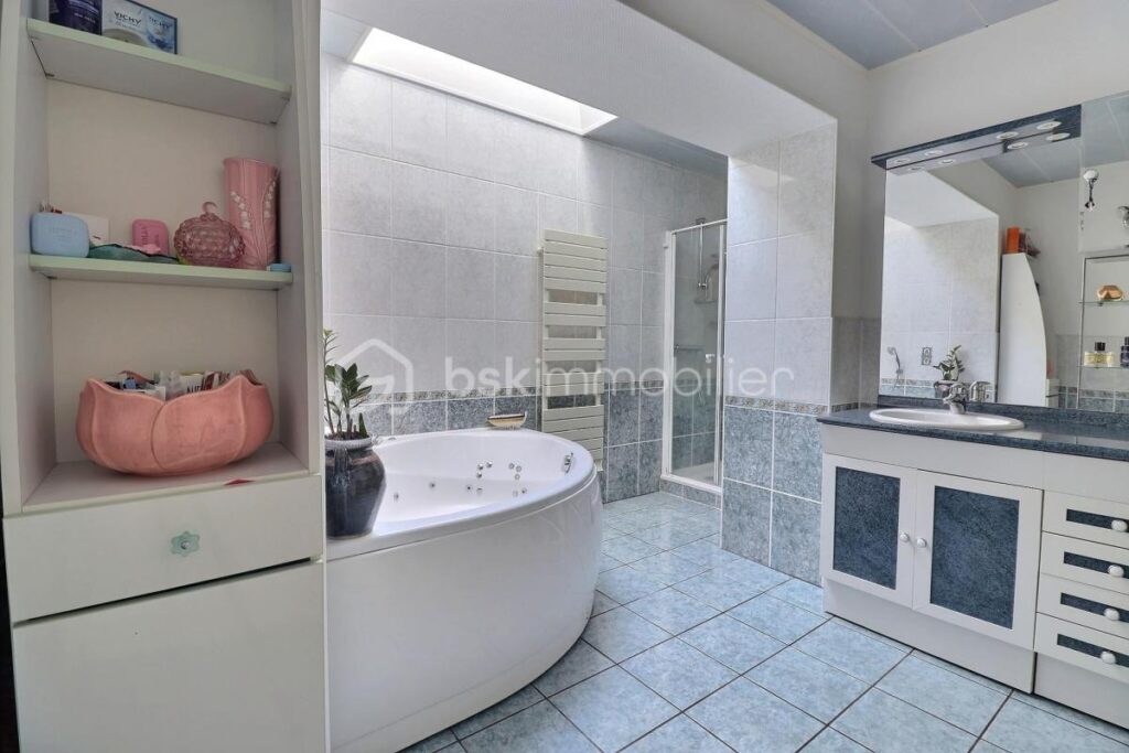 Maison 154m² 63300 Thiers – 5 pièces – 4 chambres – 154 m²