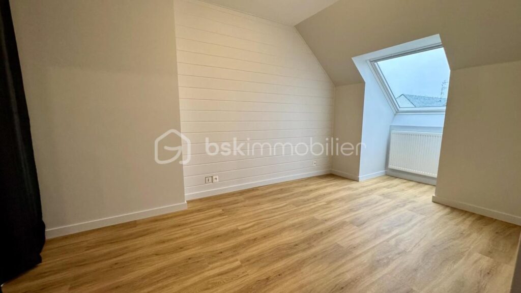 Très bel appartement T4 – 90 m² – Entièrement refait à neuf – Parking privé – PACÉ – 4 pièces – 3 chambres – 90 m²