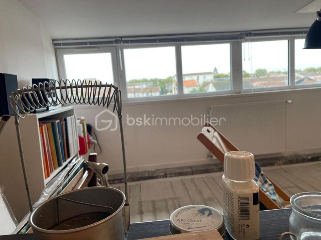 Superbe maison de ville à saintes en pierre de taille proche de la gare et de toutes les commodités – 6 pièces – 3 chambres – 179 m²