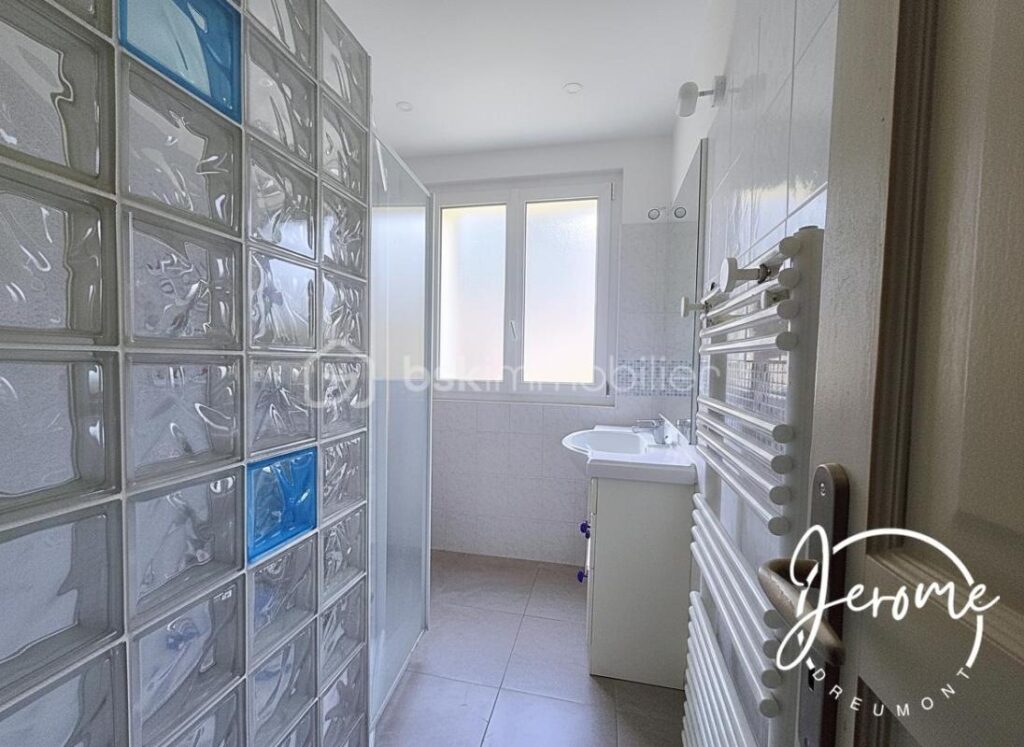 Maison familiale rénovée 7 P/ 148 m² / Montgeron secteur résidentiel – 7 pièces – 4 chambres – 148 m²