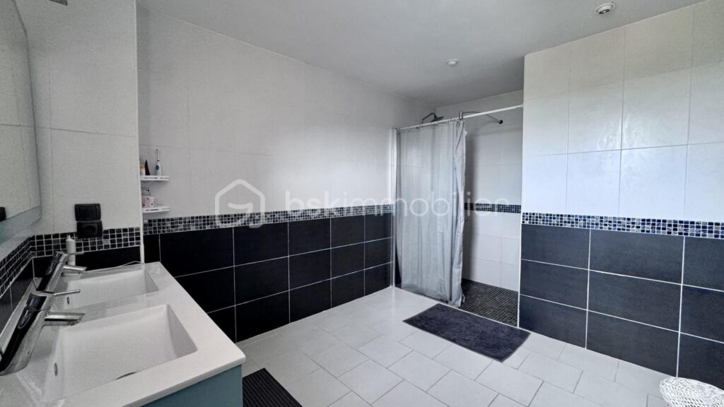 Achat Villa 137m² 5 pièces 4 chambres avec piscine à Brignoles – 5 pièces – 4 chambres – 131 m²