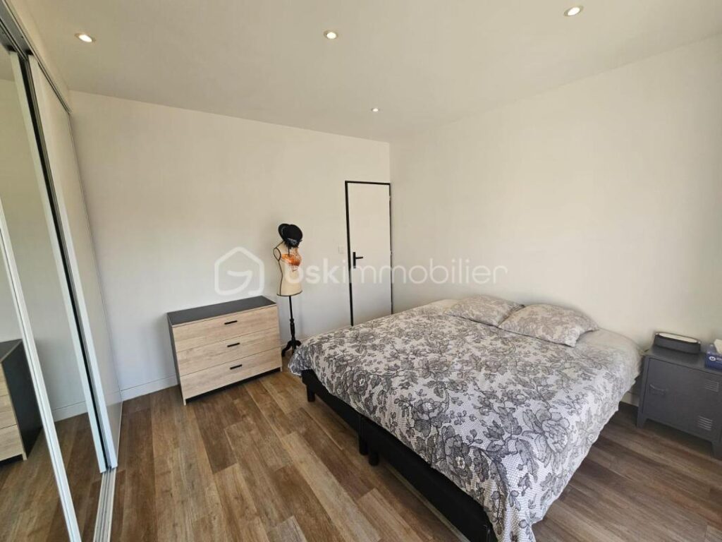 Appartement avec jardin et piscine privée – 3 pièces – 2 chambres – 85 m²