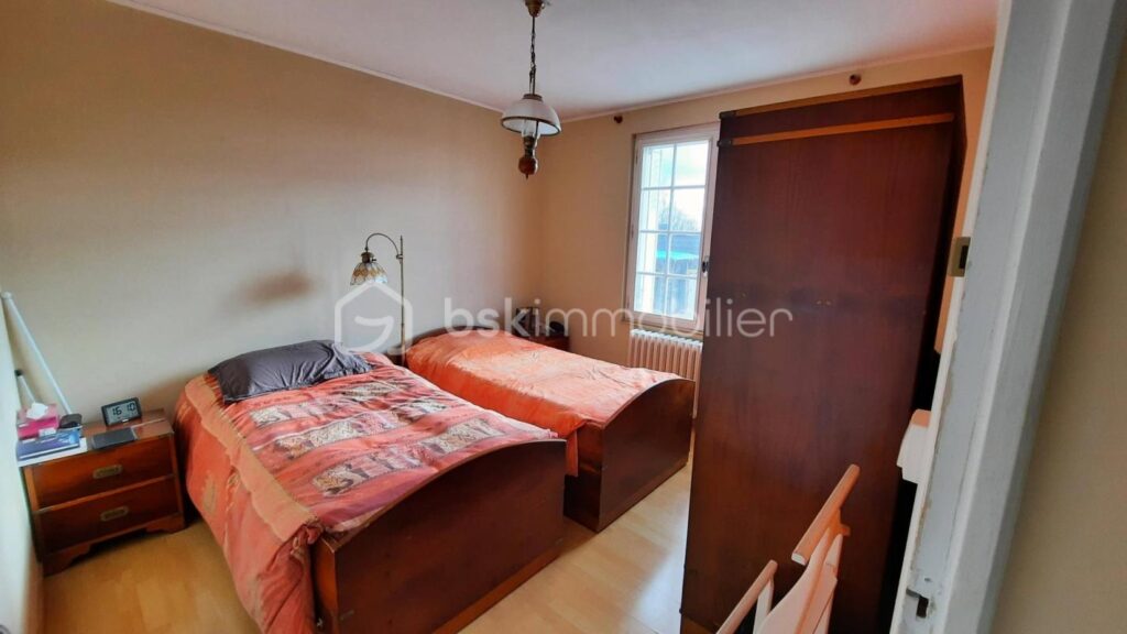 Pavillon, quartier résidentiel – 9 pièces – 5 chambres – 169 m²