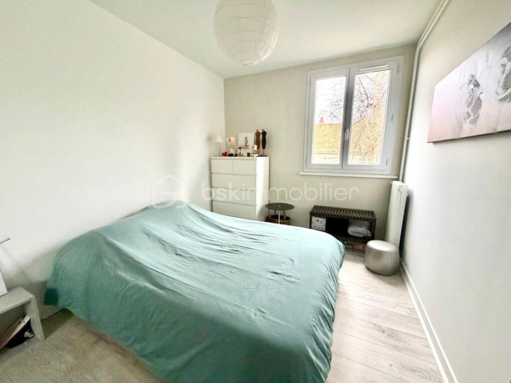 Appartement F4 résidence Bellevue avec une place de parking privée et une cave – 4 pièces – 3 chambres – 74 m²