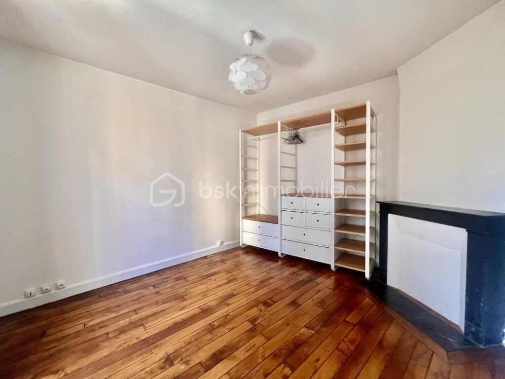 T2 de 43 m2 au 2ème étage sans ascenseur – RUE DE CRIMEE – Paris XIXème – 2 pièces – 1 chambre – 42 m²