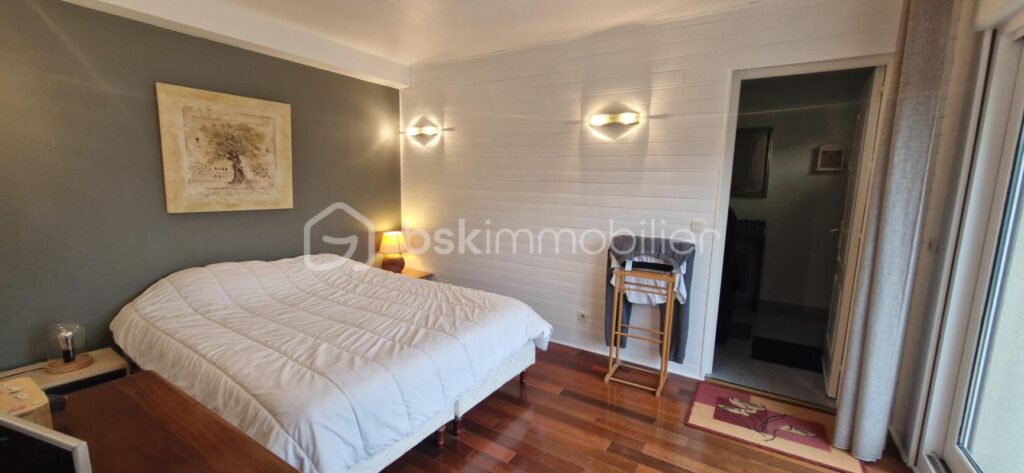 PROCHE MENNECY!!! SPACIEUSE MAISON INDEPENDANTE ! – 8 pièces – 5 chambres – 156 m²