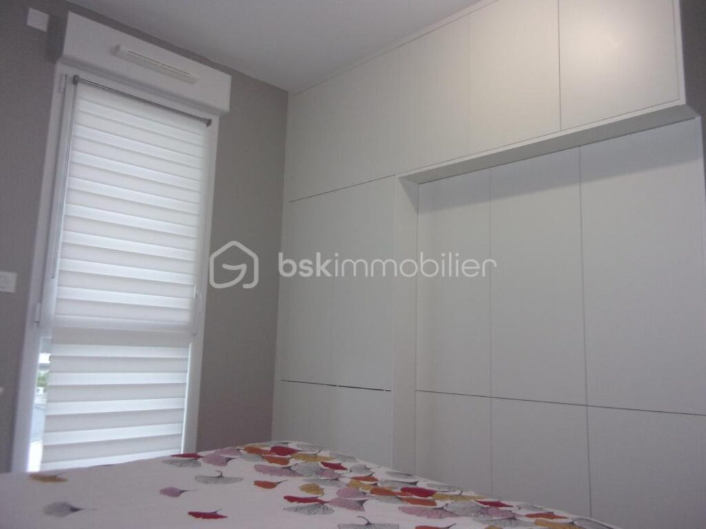 GUIPAVAS – APPARTEMENT de 2020 – 42 M2 – CENTRE BOURG – DERNIER ÉTAGE – TERRASSE – VUE DÉGAGÉE – UNE CHAMBRE – PLACE DE PARKING – CAVE – 2 pièces – 1 chambre – 42 m²