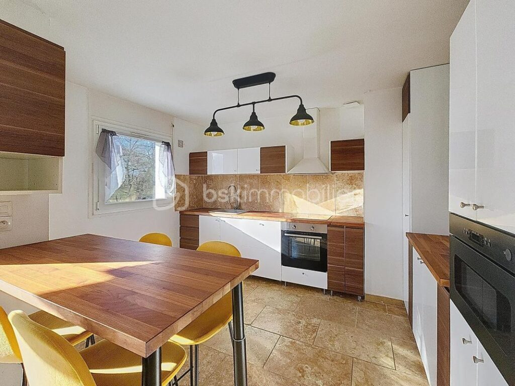 Belle et lumineuse maison 5 pièces 110,41m2 sur un terrain de 565m2 – 5 pièces – 4 chambres – 110 m²