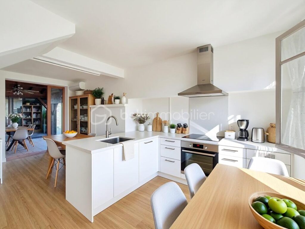 Maison à rénover, vue panoramique et fort potentiel locatif à Miradoux – 7 pièces – 5 chambres – 174 m²