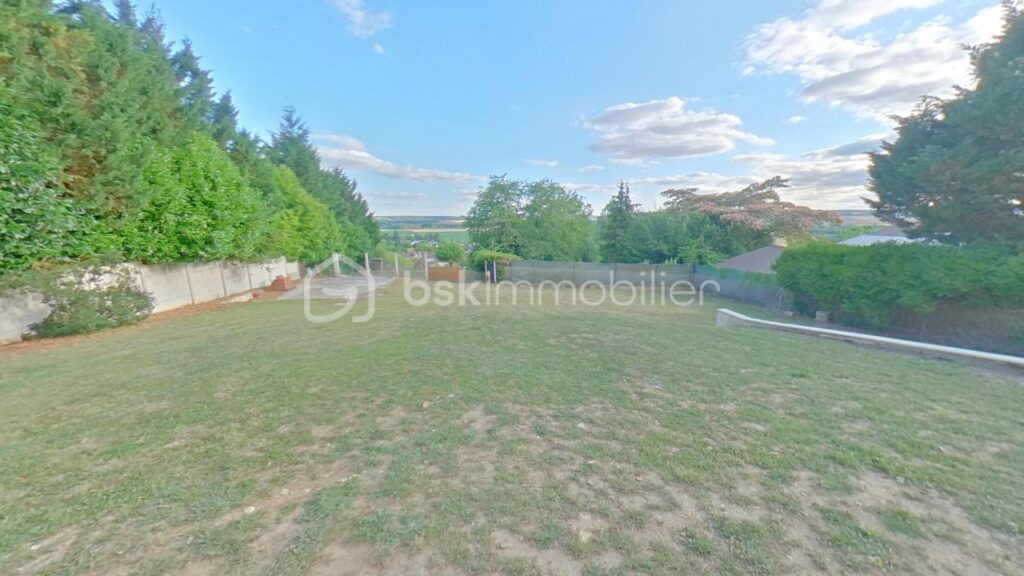 Pavillon de plain pied sur sous-sol de 127 m² sur 3450 m² de terrain – 5 pièces – 3 chambres – 127 m²