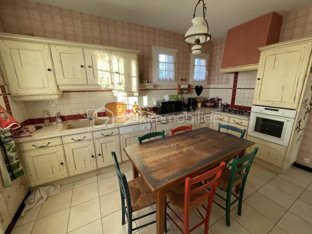 Superbe maison en pierre en position dominante avec vue – 6 pièces – 4 chambres – 120 m²