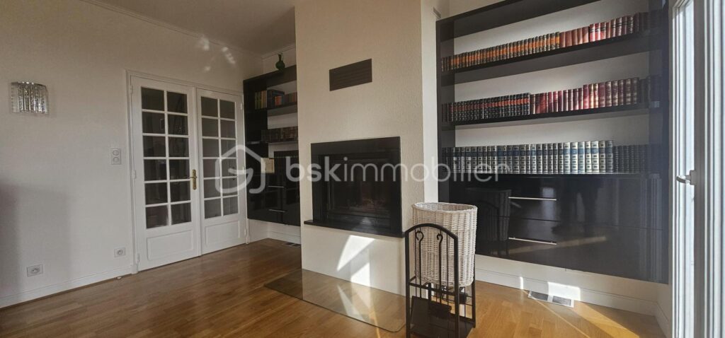 VILLA PRESTIGE 205 m2 VICHY : 3 SUITES PARENTALES, 3 SE, 4WC – DPE C – 7 pièces – 4 chambres – 205 m²