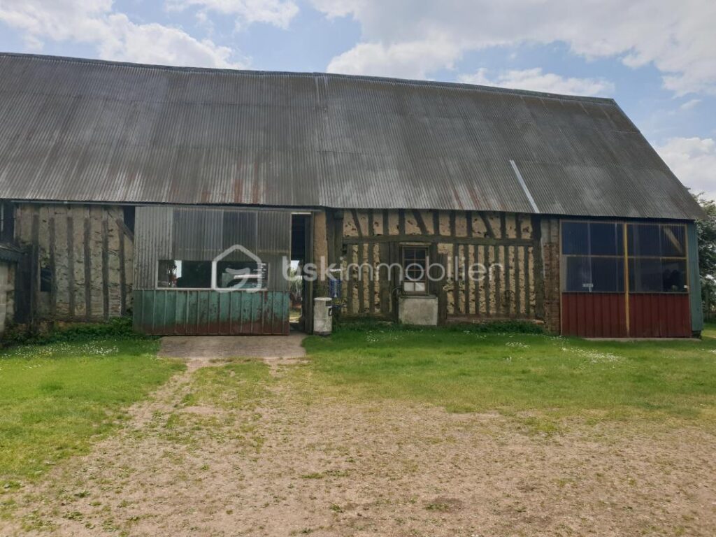 Ancien Corps de ferme rénové et de Plain-pied sur la Commune d’Arrou – 5 pièces – 4 chambres – 109 m²