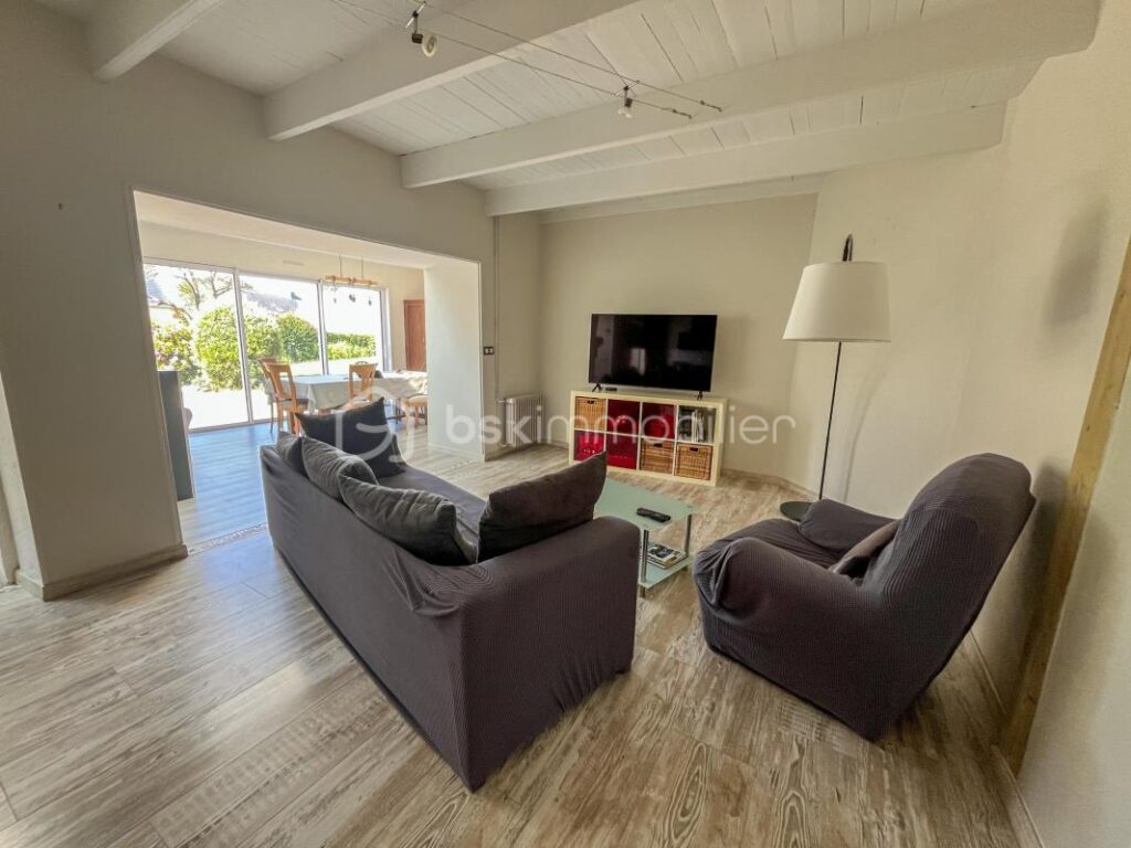 🏡 Deux maisons, deux ambiances, un cadre exceptionnel – 8 pièces – 5 chambres – 176 m²