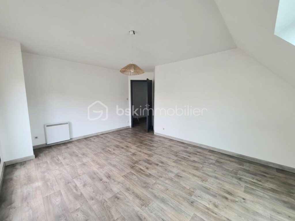 Charmant F2 avec terrasse – Dernier étage, vue dégagée sur les vignes – 2 pièces – 1 chambre – 54 m²