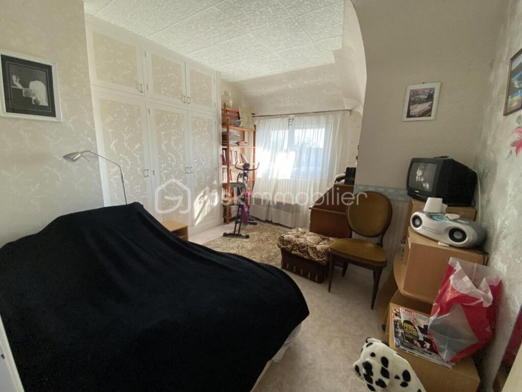 **MAISON FAMILIALE À FORT POTENTIEL – SECTEUR RAMBOUILLET** – 7 pièces – 4 chambres – 170 m²