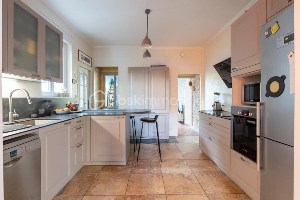 🏡 Charme de la meulière et confort contemporain à Rubelles – 6 pièces – 3 chambres – 125 m²